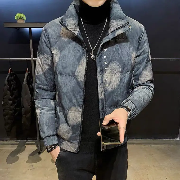 Мужская зимняя светильник тка на белом утином пуху, с длинным рукавом 
Мужская зимняя светильник тка на белом утином пуху, с длинным рукавом