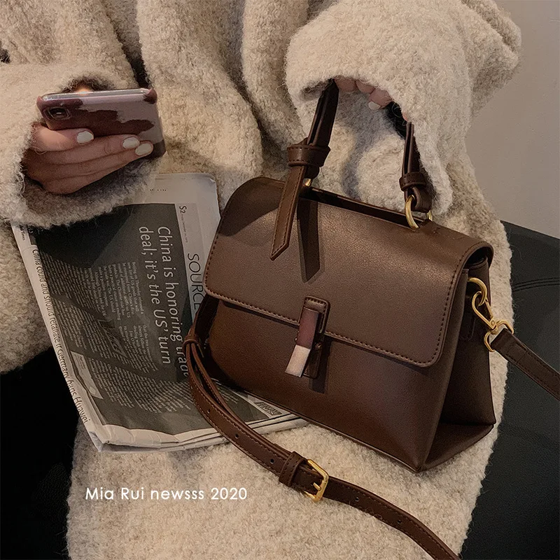 2021 New Ladies Fashion Solid Color One-shoulder Messenger Clutch Luxury Brand Designer Bag All-match Casual Trendy Handbag
2021 New Ladies Fashion Solid Color One-shoulder Messenger Clutch Luxury Brand Designer Bag All-match Casual Trendy Handbag