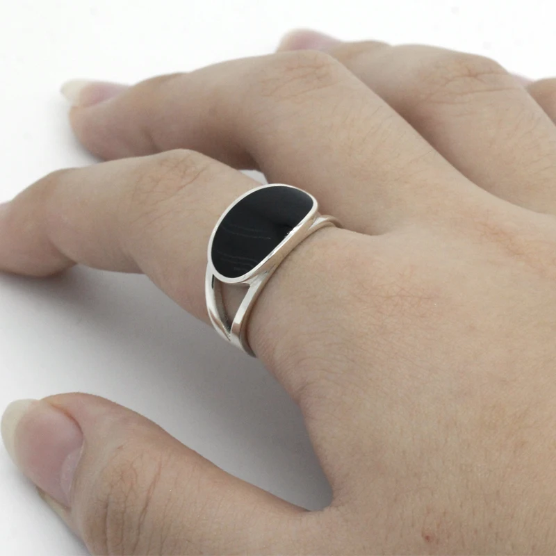 Black Enamel 925 Sterling Silver Rings for Men Women Middle East Simple Elegant Finger Ring Unisex Enagaement Party Jewelry
Black Enamel 925 Sterling Silver Rings for Men Women Middle East Simple Elegant Finger Ring Unisex Enagaement Party Jewelry