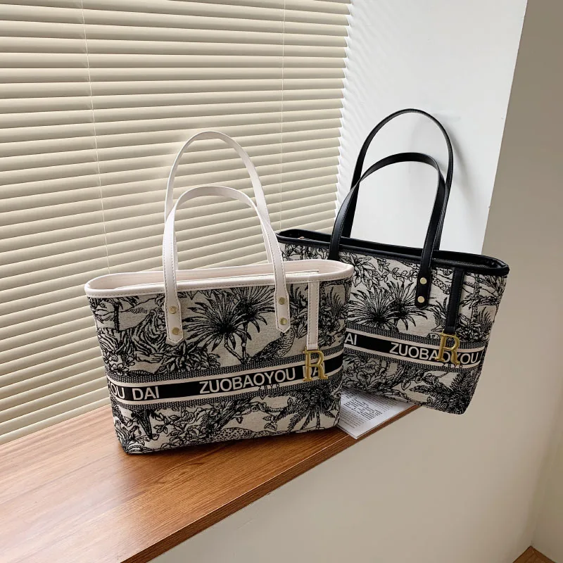 High Quality Women Canvas Handbags Shoulder Bags Designer Female Large Capacity Tote Bag Embroidery Casual Messenger Bag Summer
High Quality Women Canvas Handbags Shoulder Bags Designer Female Large Capacity Tote Bag Embroidery Casual Messenger Bag Summer
