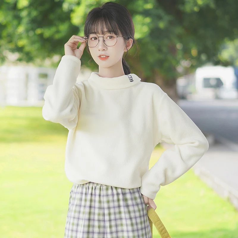 Silk Khaki 2020 Autumn and Winter New High Neck Base Shirt Female Warm Students Embroidered Long Sleeve T-shirt Inner Wear
Silk Khaki 2020 Autumn and Winter New High Neck Base Shirt Female Warm Students Embroidered Long Sleeve T-shirt Inner Wear