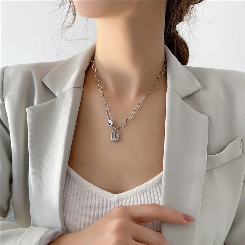 RHYSONG Simple Trendy Jewelry Chain On Neck Stianless Steel Gold Lock Love Letter Pendant For Women Sweater Necklace XL169
RHYSONG Simple Trendy Jewelry Chain On Neck Stianless Steel Gold Lock Love Letter Pendant For Women Sweater Necklace XL169