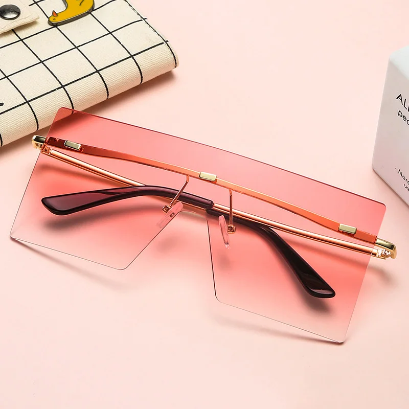 Frameless Siamese Sunglasses Women Big Frame Quadrilateral Sun Glasses Gradient Eyewear UV400
Frameless Siamese Sunglasses Women Big Frame Quadrilateral Sun Glasses Gradient Eyewear UV400