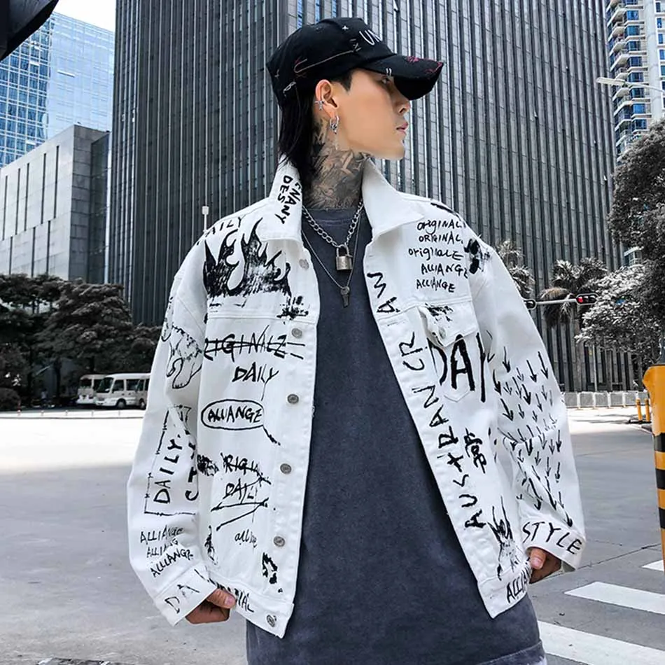 Plus Size Harajuku Original Full Print Letter Jeans Jacket Hip Hop Jaqueta Masculino Denim Jacket Chaqueta Hombre White Jacket
Plus Size Harajuku Original Full Print Letter Jeans Jacket Hip Hop Jaqueta Masculino Denim Jacket Chaqueta Hombre White Jacket