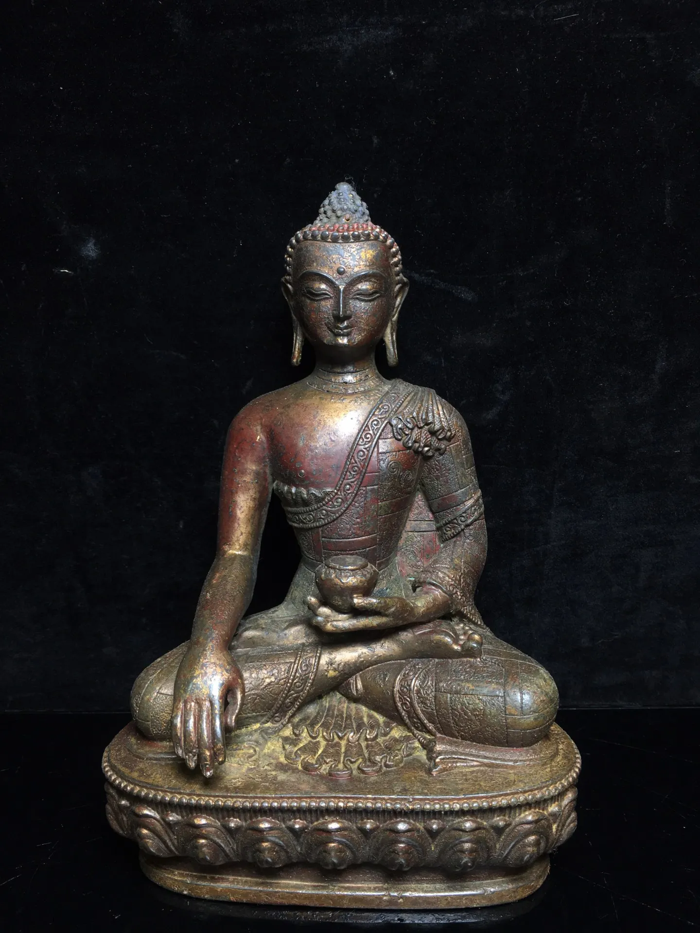 Home Decor 8"Tibet temple Old Bronze Cinnabar Lacquer Shakyamuni Buddha Statue Medicine Buddha Enshrine the Buddha Town House
Home Decor 8"Tibet temple Old Bronze Cinnabar Lacquer Shakyamuni Buddha Statue Medicine Buddha Enshrine the Buddha Town House