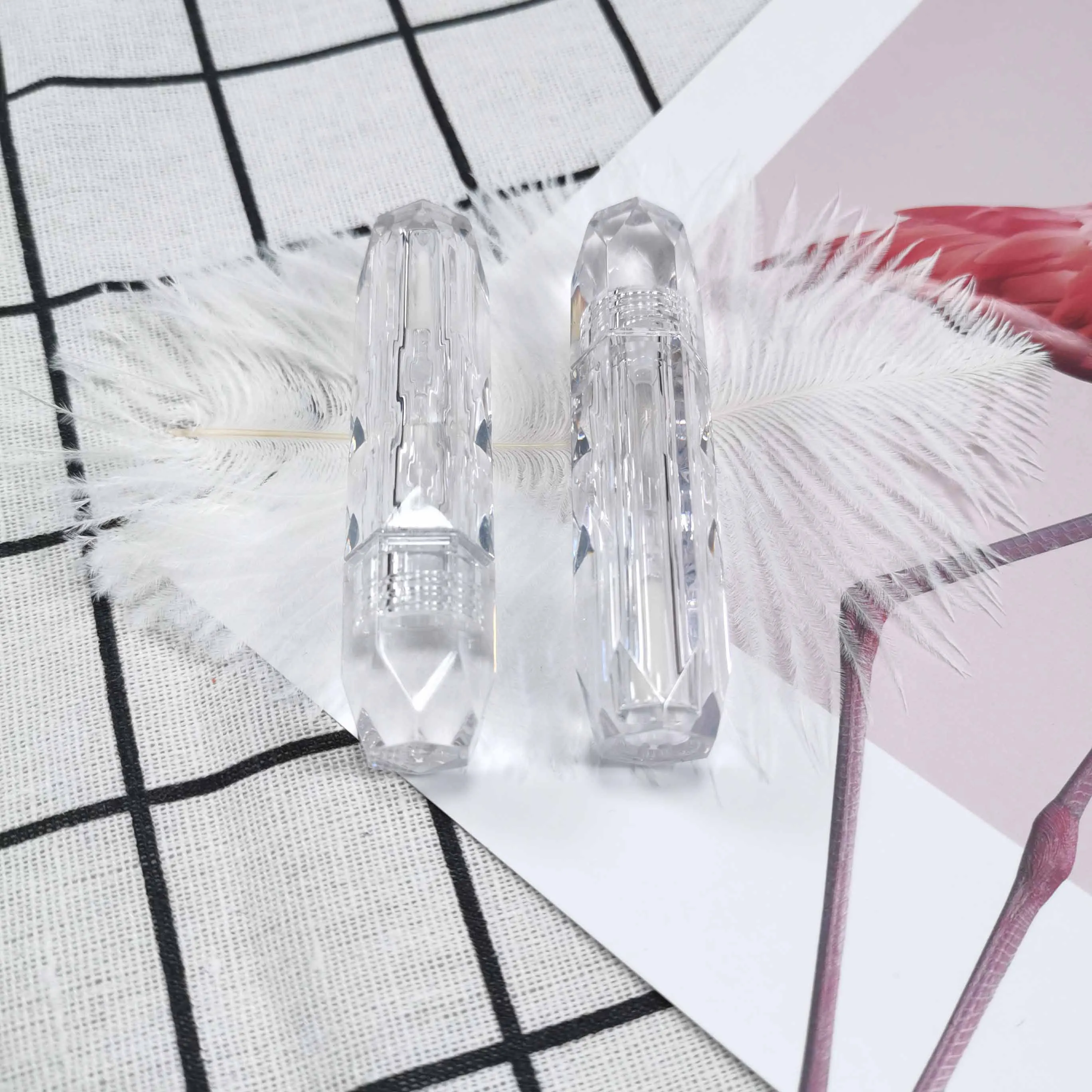 PETG transparent material 50pcs technology conjoined brush lip gloss empty tube eye shadow empty bottle lip gloss tube
PETG transparent material 50pcs technology conjoined brush lip gloss empty tube eye shadow empty bottle lip gloss tube