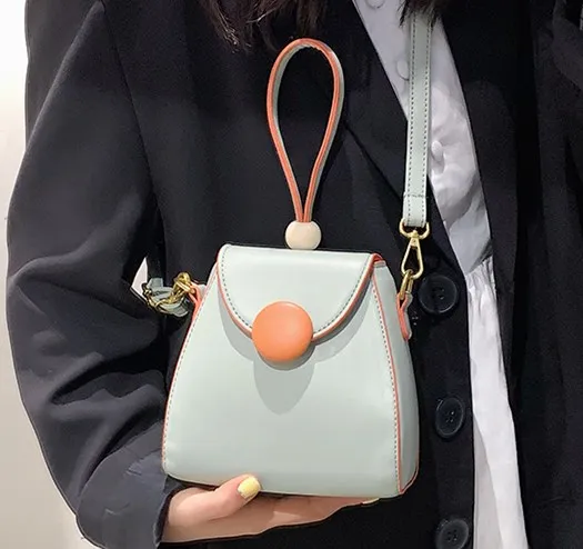 Women Pure Color PU Leather Small Flap Bucket HandBags Quality Classic Shoulder Bags Female Fashion Designer Crossbody Bag Sac
Women Pure Color PU Leather Small Flap Bucket HandBags Quality Classic Shoulder Bags Female Fashion Designer Crossbody Bag Sac