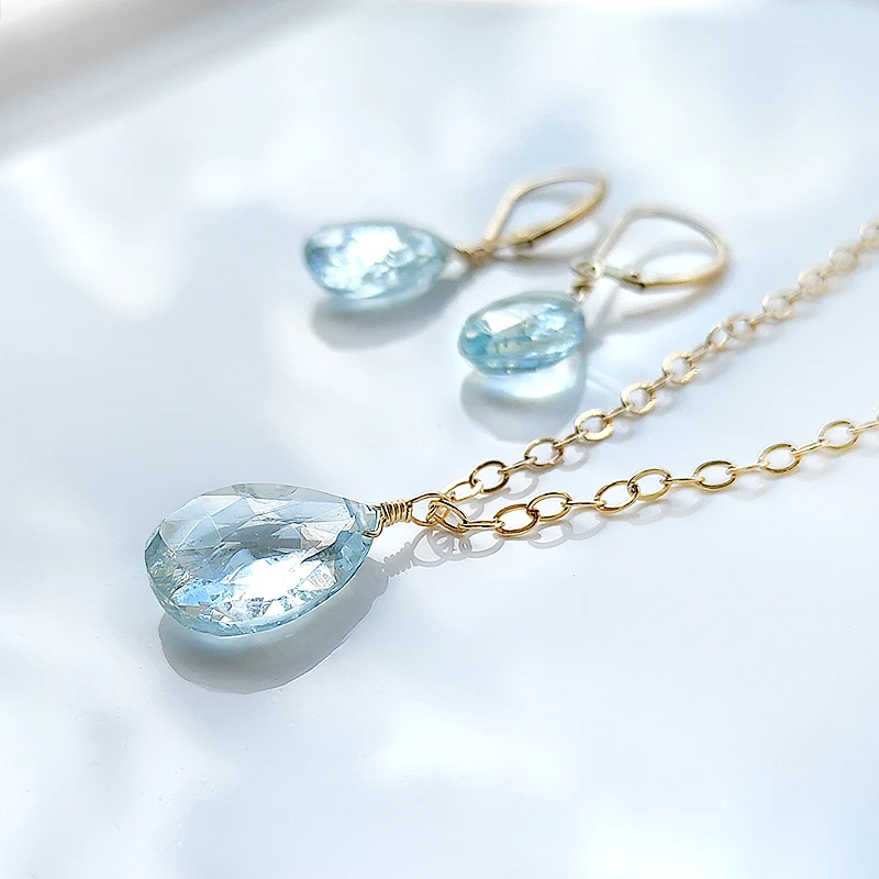 Женские серьги ручной работы с натуральным аквамарином, 14 карат
Женские серьги ручной работы с натуральным аквамарином, 14 карат