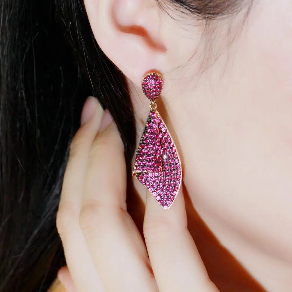 Charm Vintage Petal Stud Earrings Women ESYS0332 Cubic Zircon Iced Out Bling Elegant Luxury Trendy Gift Jewelry
Charm Vintage Petal Stud Earrings Women ESYS0332 Cubic Zircon Iced Out Bling Elegant Luxury Trendy Gift Jewelry