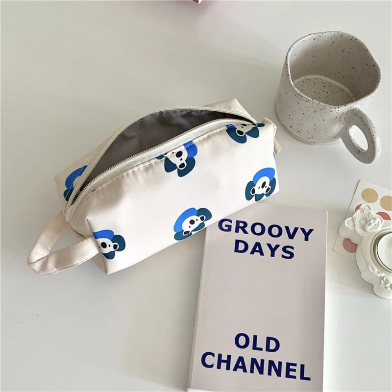Korean Ins Cartoon Cute Koala Pencil Case Nylon Student Portable Stationery Bag Large Capacity Girl Kawaii Cosmetics Storage Bag
Korean Ins Cartoon Cute Koala Pencil Case Nylon Student Portable Stationery Bag Large Capacity Girl Kawaii Cosmetics Storage Bag