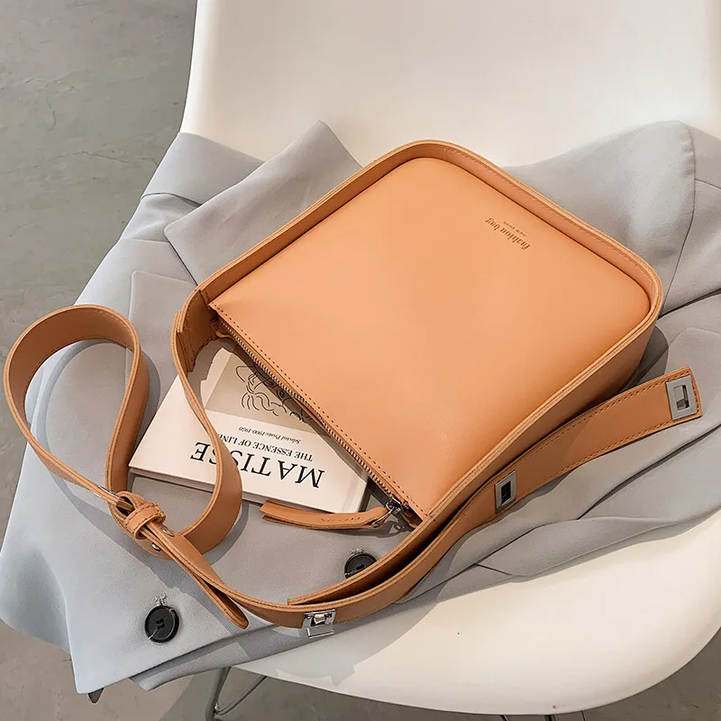 Популярные летние сумки для женщин, новинка, модная однотонная натуральная высококачественная повседневная сумка для покупок через плечо, ...
Популярные летние сумки для женщин, новинка, модная однотонная натуральная высококачественная повседневная сумка для покупок через плечо, ...