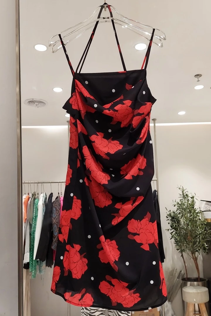 Pure Red Flower Color Matching Women Dress Back Black Dress Summer Sweet Slim Graceful Suspender Dress Female Long Dress
Pure Red Flower Color Matching Women Dress Back Black Dress Summer Sweet Slim Graceful Suspender Dress Female Long Dress