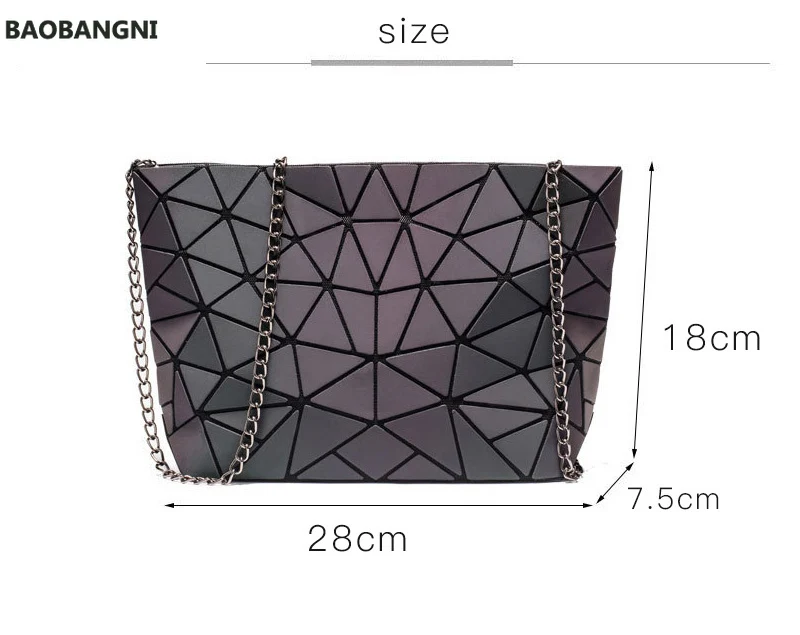 Messenger Bag Women's Chain Bag 2020 Fashion Luminous Geometric Sling Bag Sac Femme Shoulder Strap Female Bolsas Feminina
Messenger Bag Women's Chain Bag 2020 Fashion Luminous Geometric Sling Bag Sac Femme Shoulder Strap Female Bolsas Feminina