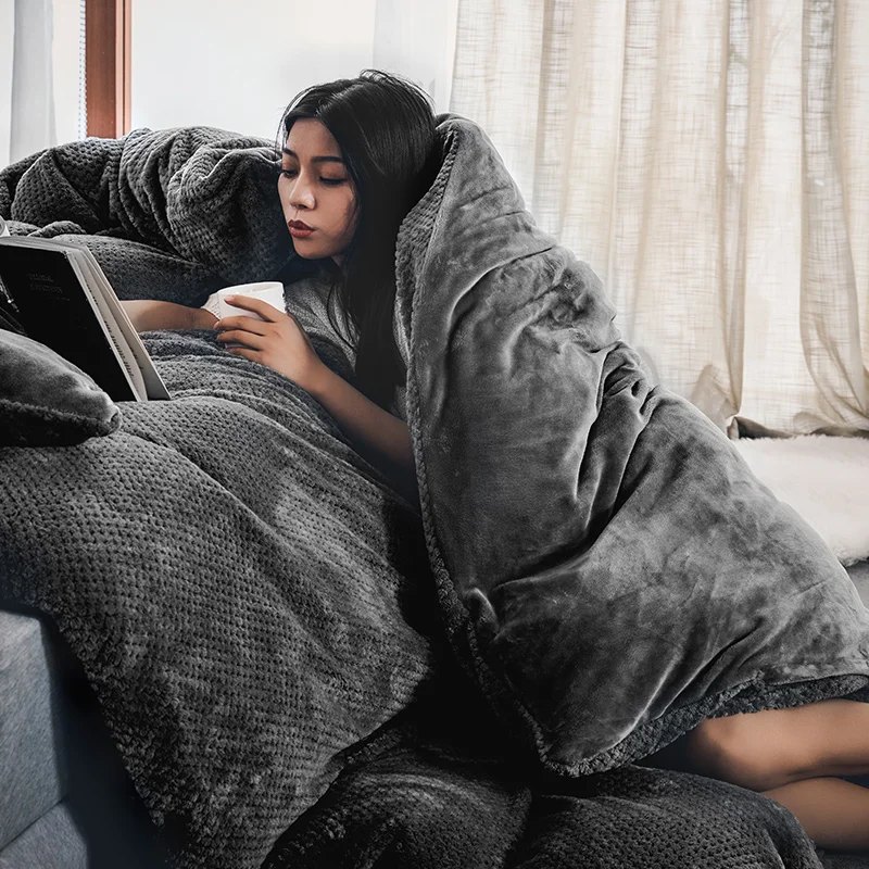 Fashion quilts with plush quilt core thicker comforter winter blanket warm spring autumn quilt cover detachable washable bedding 
Fashion quilts with plush quilt core thicker comforter winter blanket warm spring autumn quilt cover detachable washable bedding