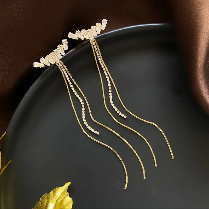 Korean opal earring is small 2021 new style pure silver earring is advanced feeling temperament is contracted cold wind earring
Korean opal earring is small 2021 new style pure silver earring is advanced feeling temperament is contracted cold wind earring
