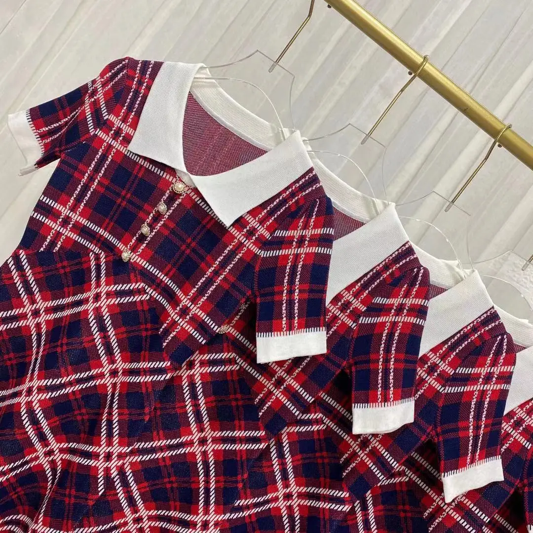 Retro British dress spring small polo collar short sleeve slim Plaid knitting skirt
Retro British dress spring small polo collar short sleeve slim Plaid knitting skirt