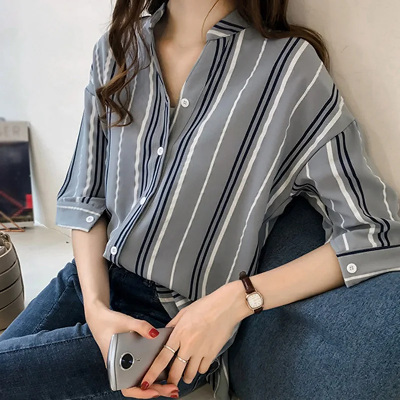 2020 Summer Women Tops Casual Long Sleeve V-Neck Fashion Women Blouse Shirt Striped Blouses Ladies Blusas
2020 Summer Women Tops Casual Long Sleeve V-Neck Fashion Women Blouse Shirt Striped Blouses Ladies Blusas