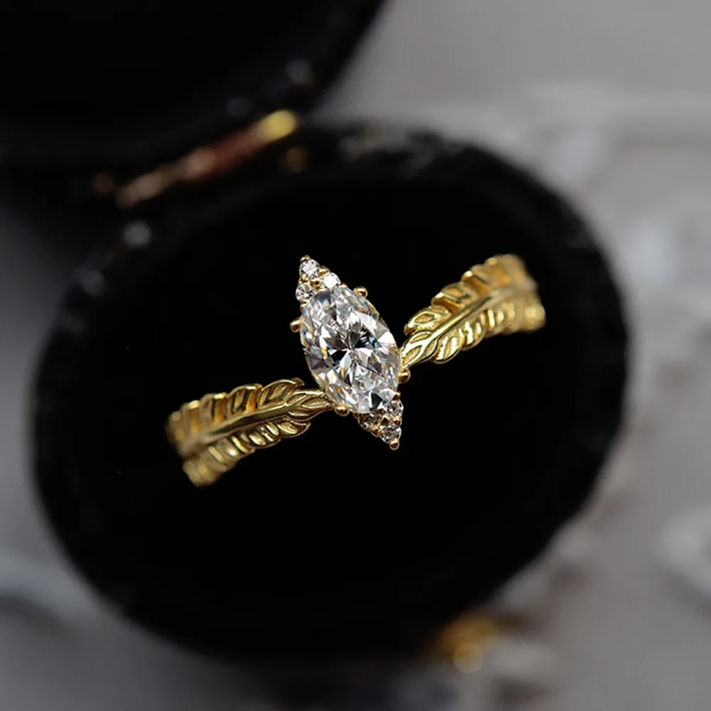 Luxury Female White Leaf Crystal Ring Charm Gold Color Thin Wedding Rings For Women Trendy Bride Zircon Stone Engagement Ring
Luxury Female White Leaf Crystal Ring Charm Gold Color Thin Wedding Rings For Women Trendy Bride Zircon Stone Engagement Ring