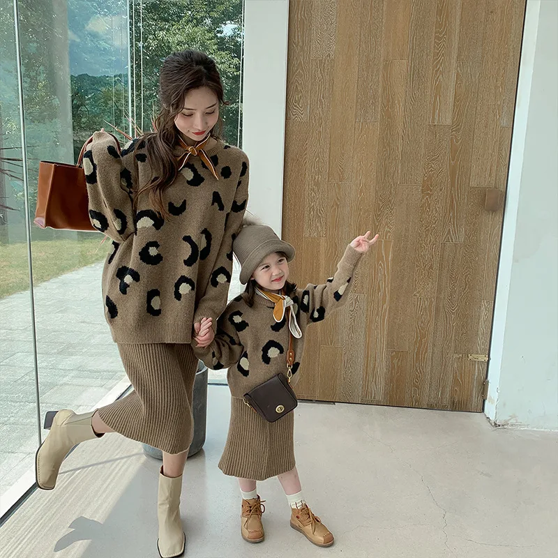 Family Matching Outfit 2021 Autumn New Children's Sweater Cardigan Girl Sweater Mother And Daughter Clothing Mommy And Me Coat
Family Matching Outfit 2021 Autumn New Children's Sweater Cardigan Girl Sweater Mother And Daughter Clothing Mommy And Me Coat