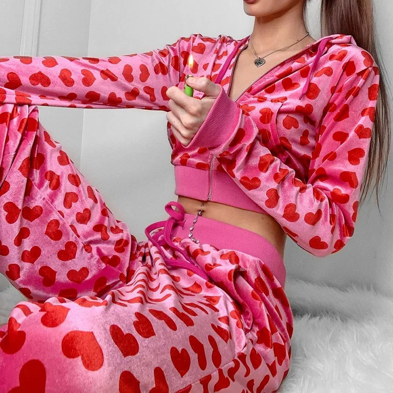 Sweetwear Pink Heart Print Y2K Pant Set Zip Up Crop Hooded Jacket High Waist Wide Leg Pant Velvet Two Piece Sets Women Pant Sets
Sweetwear Pink Heart Print Y2K Pant Set Zip Up Crop Hooded Jacket High Waist Wide Leg Pant Velvet Two Piece Sets Women Pant Sets