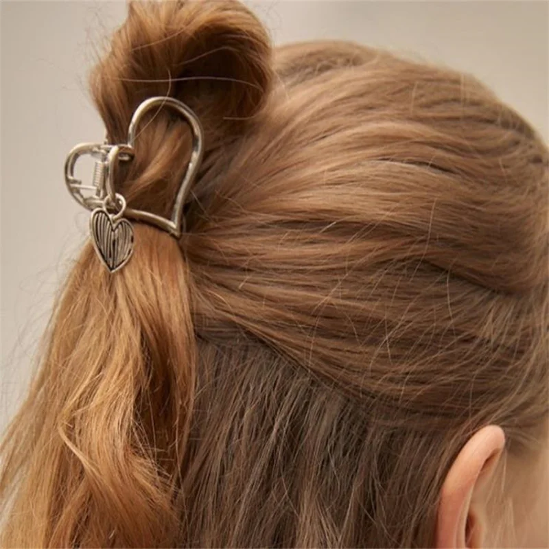Design Mini Heart Letter Printed Tassel Hair Pins For Women Girl Vintage Metal Silver Harajuku Hair Clip Jewelry Accessories
Design Mini Heart Letter Printed Tassel Hair Pins For Women Girl Vintage Metal Silver Harajuku Hair Clip Jewelry Accessories