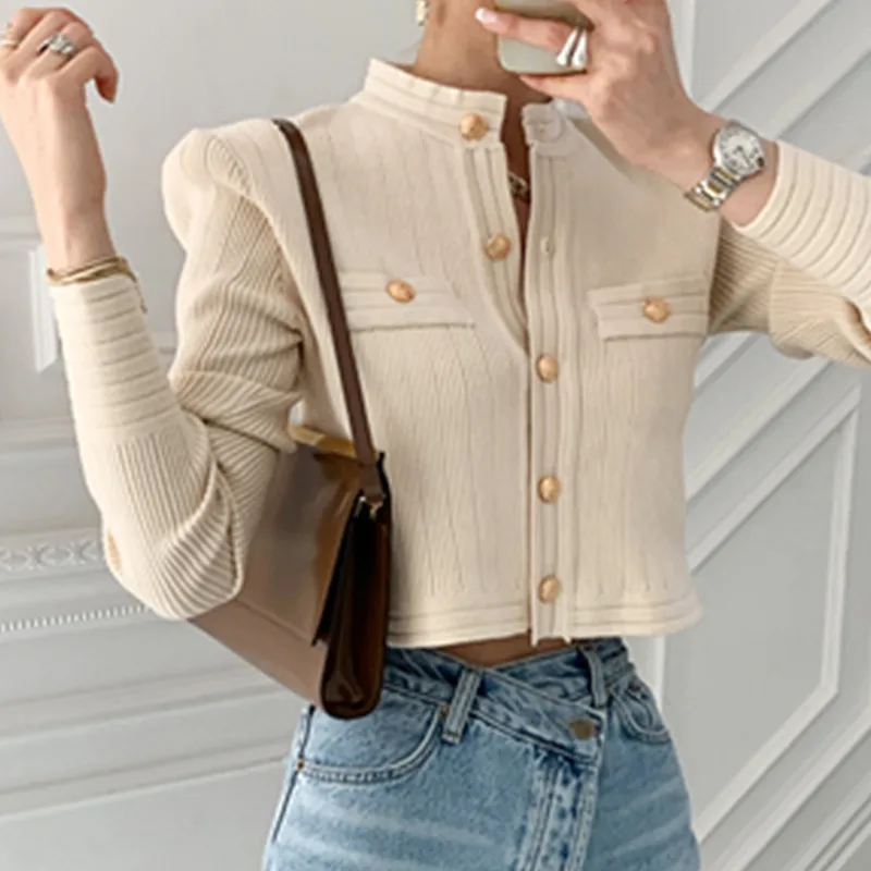 Blue Knitted Cardigan Woman 2022 Gold Button Vintage Sweater Female Single-breasted Business Cropped Sweater Woman Tops
Blue Knitted Cardigan Woman 2022 Gold Button Vintage Sweater Female Single-breasted Business Cropped Sweater Woman Tops