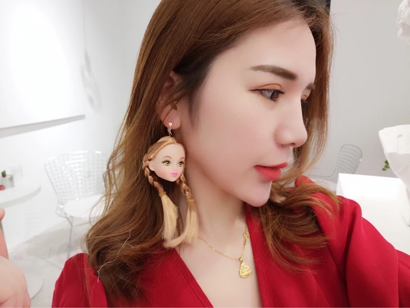 Creative Trendy Lovely Hair Girls Doll Head Drop Earrings For Women Long Dangle Earrings Brincos Fashion Jewelry Party Gifts
Creative Trendy Lovely Hair Girls Doll Head Drop Earrings For Women Long Dangle Earrings Brincos Fashion Jewelry Party Gifts