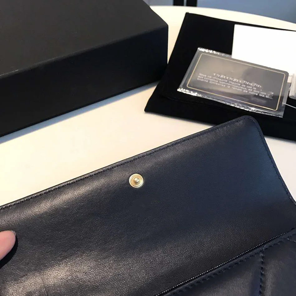 Luxury women's long zipper coin purse fashion design leather card case female wallet credit card holder large capacity wallet
Luxury women's long zipper coin purse fashion design leather card case female wallet credit card holder large capacity wallet