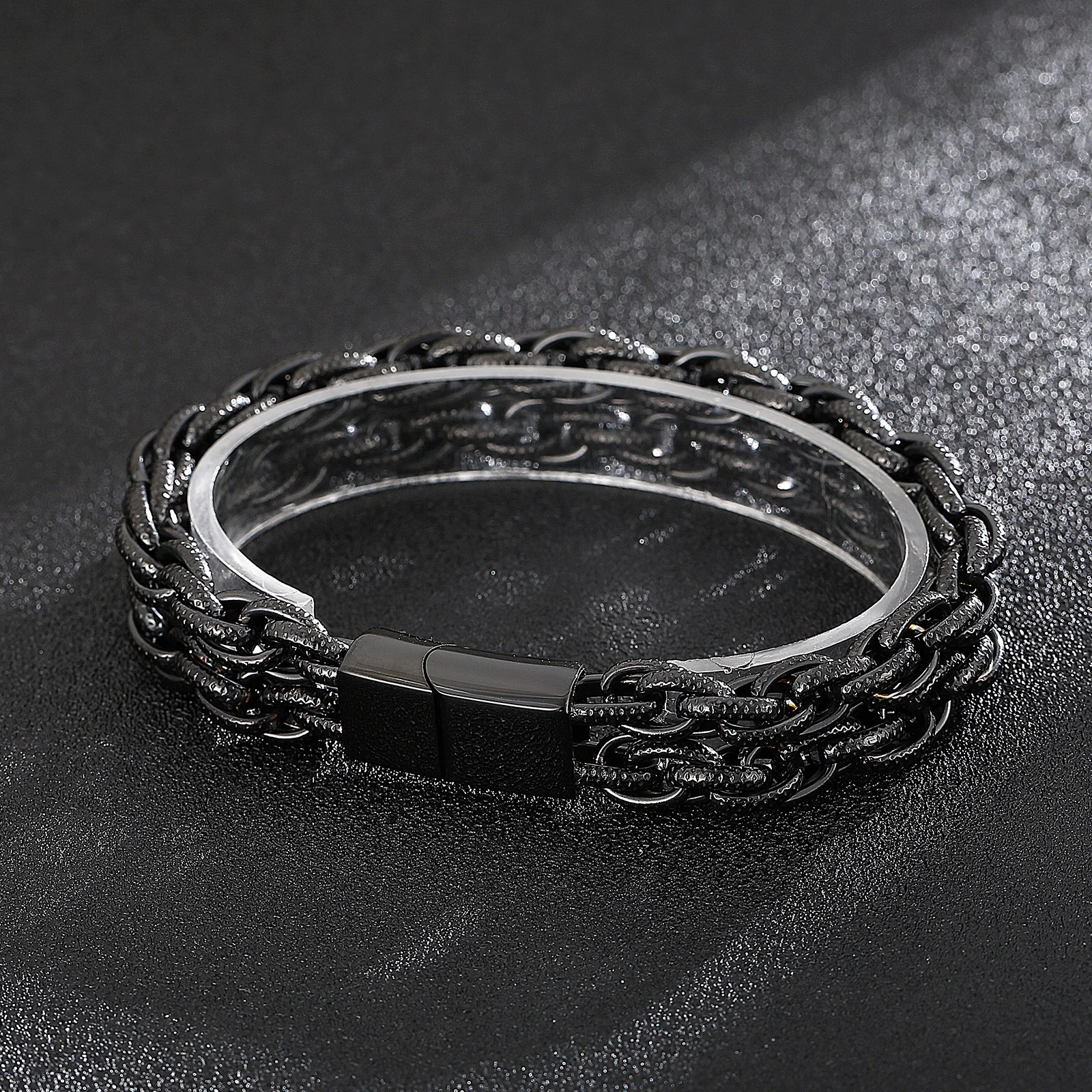 Retro Black Color 316L Stainless Steel Double-Layer Chain Bracelet Men's Hip-Hop Oval Interlocking Braided Bracelet Jewelry
Retro Black Color 316L Stainless Steel Double-Layer Chain Bracelet Men's Hip-Hop Oval Interlocking Braided Bracelet Jewelry