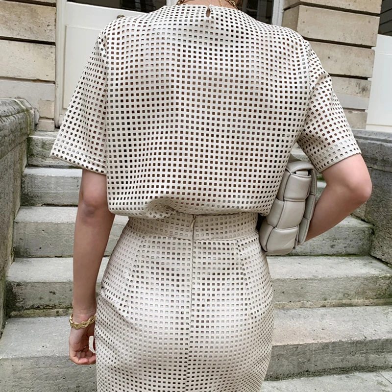 Korean Solid T Shirt O Neck Hollow Out Perspective Oversized Black Pu T Shirts Female Clothing Harajuku Summer Fashion
Korean Solid T Shirt O Neck Hollow Out Perspective Oversized Black Pu T Shirts Female Clothing Harajuku Summer Fashion