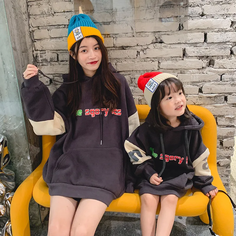 Mother Daughter Tops Hoodies for Family Winter Clothes 2021 New Adult Baby Girls Hooded Plus Fleece Warm Sweatshirt Dress
Mother Daughter Tops Hoodies for Family Winter Clothes 2021 New Adult Baby Girls Hooded Plus Fleece Warm Sweatshirt Dress