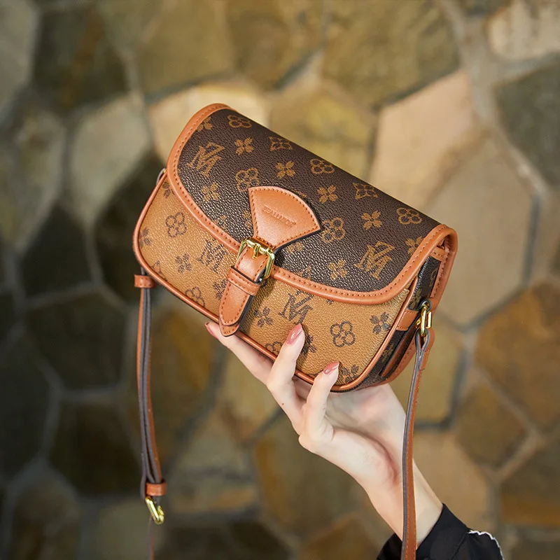 Flaps for Women 2021 New Luxury Designer Brand Classic Geometric Prints Single Shoulder Bags Designer PVC Dating Purses Sac Luxe
Flaps for Women 2021 New Luxury Designer Brand Classic Geometric Prints Single Shoulder Bags Designer PVC Dating Purses Sac Luxe