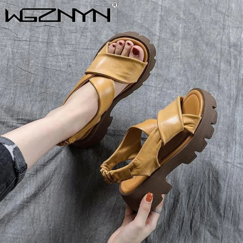 Genuine PU Leather Woman Retro Sandals Flat Shoes 2021 New Fashion Sandals Summer Round Toe Mid Heel Leather Gladiator Sandals
Genuine PU Leather Woman Retro Sandals Flat Shoes 2021 New Fashion Sandals Summer Round Toe Mid Heel Leather Gladiator Sandals