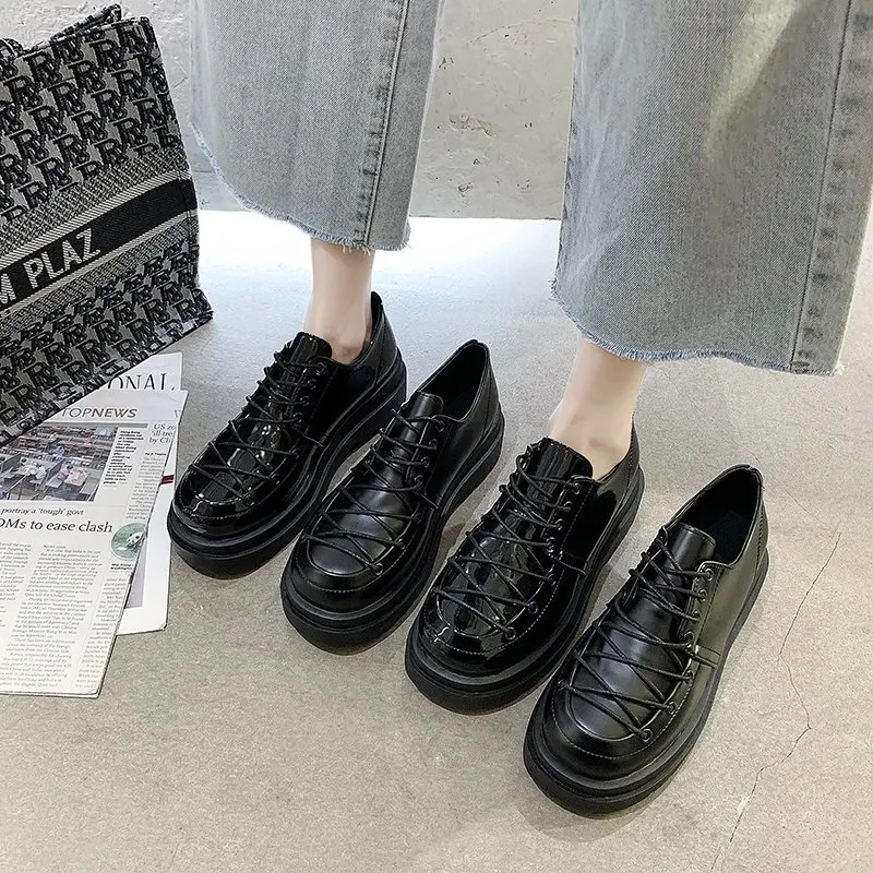 Fashion Ladies Small Leather Shoes Trend Wild All-match Vamp Personality Lace Design British Style Thick-soled Female Flat Shoes
Fashion Ladies Small Leather Shoes Trend Wild All-match Vamp Personality Lace Design British Style Thick-soled Female Flat Shoes
