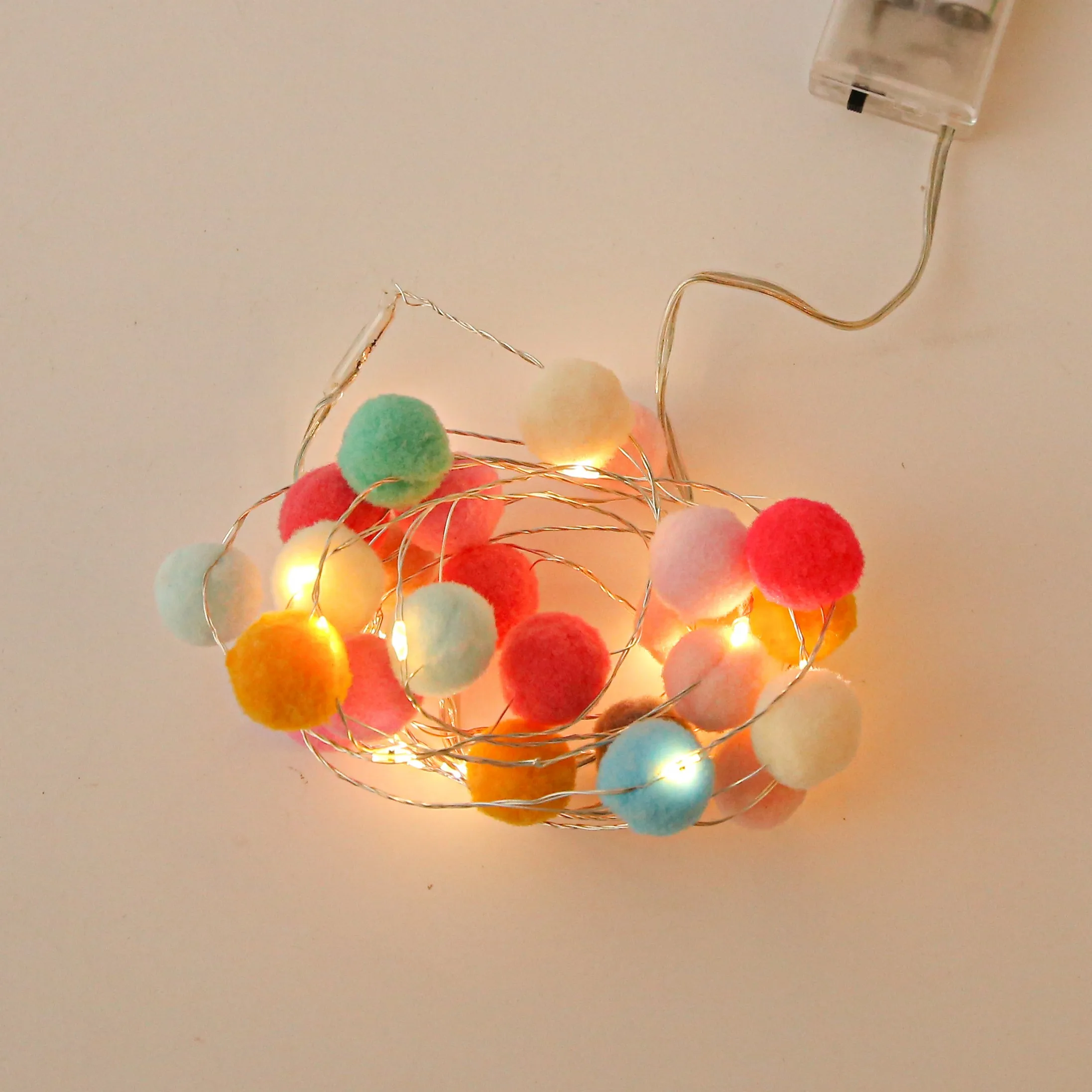 20/10LED Mixed Color Cotton Ball Garland String Light Always on Fairy Lights Wedding Lantern Holiday Party Xmas Home Decoration
20/10LED Mixed Color Cotton Ball Garland String Light Always on Fairy Lights Wedding Lantern Holiday Party Xmas Home Decoration