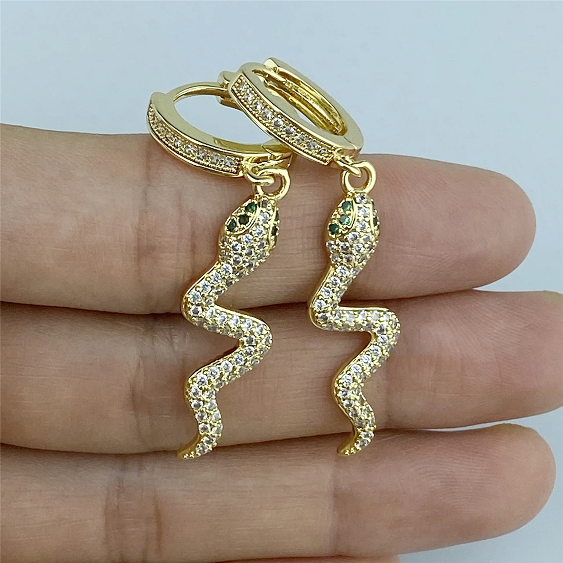 Long Tassel Zircon Drop Earrings for Women Shiny Snake Shape Green Eyes CZ Dangle Earring Weddings Fashion Jewelry Party Gift
Long Tassel Zircon Drop Earrings for Women Shiny Snake Shape Green Eyes CZ Dangle Earring Weddings Fashion Jewelry Party Gift