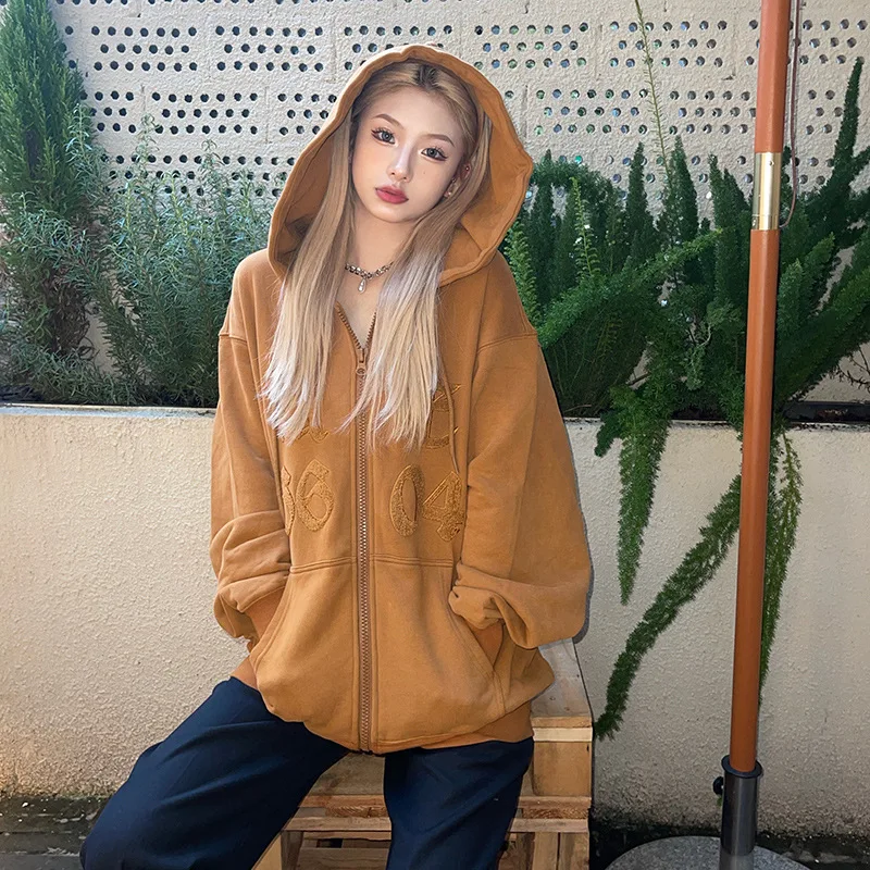 Women Retro Y2K Letter Embroidery Design Sense Niche Zipper Oversized Hoodie Women 2021 Spring Autumn Loose Brown Couple Hoodie
Women Retro Y2K Letter Embroidery Design Sense Niche Zipper Oversized Hoodie Women 2021 Spring Autumn Loose Brown Couple Hoodie
