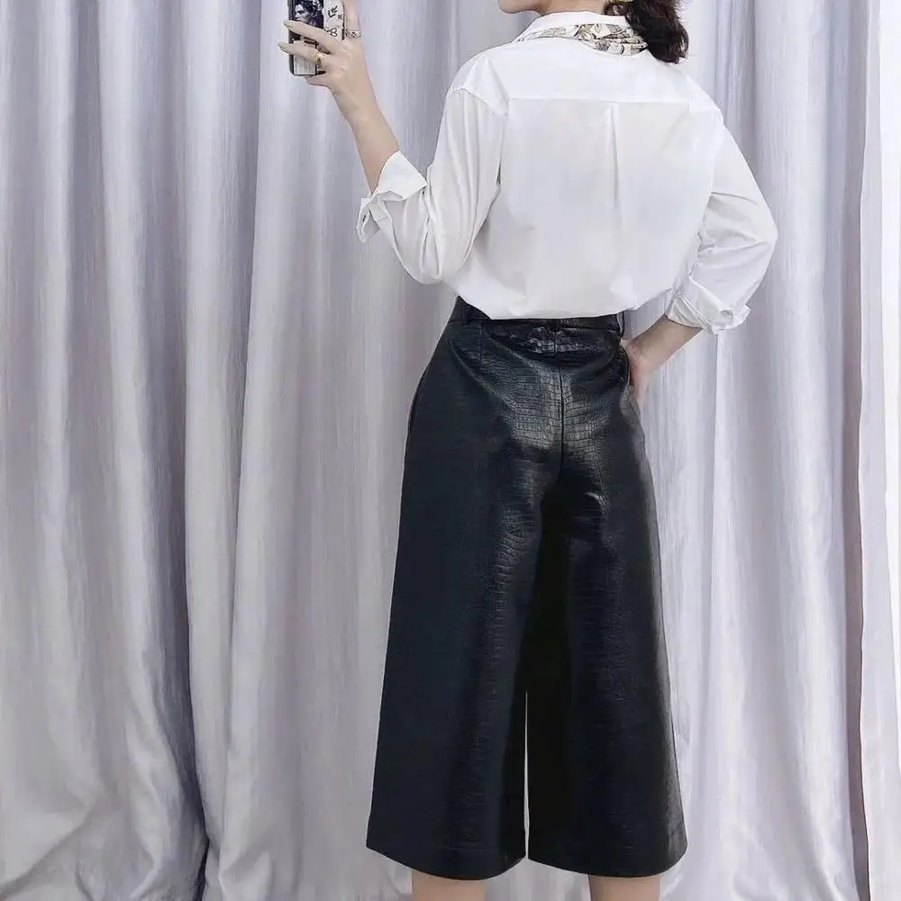 2020 New Women Trousers Hight-waist Faux Leather Wide-leg Cropped Pants Female Pants pantalon femme mujer
2020 New Women Trousers Hight-waist Faux Leather Wide-leg Cropped Pants Female Pants pantalon femme mujer
