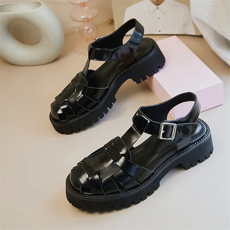2021 thick-soled wedge sandals mid-heel shoes T-shaped round toe women's shoes buckle sandals summer black new style
2021 thick-soled wedge sandals mid-heel shoes T-shaped round toe women's shoes buckle sandals summer black new style