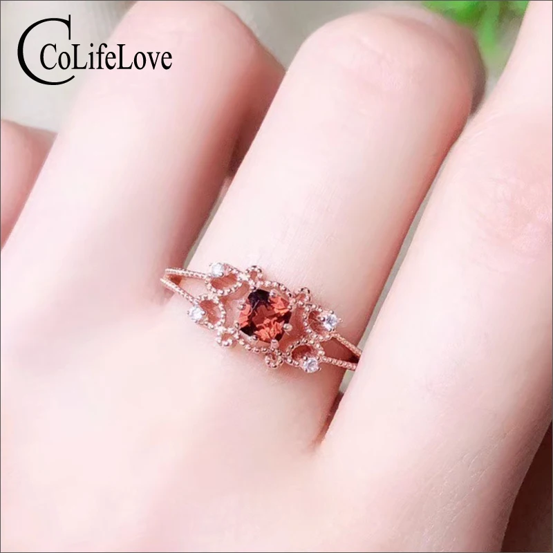 Кольцо из серебра ювелирные изделия CoLife пробы с гранатом 4 мм, гранатового цвета, серебряное кольцо пробы
Кольцо из серебра ювелирные изделия CoLife пробы с гранатом 4 мм, гранатового цвета, серебряное кольцо пробы