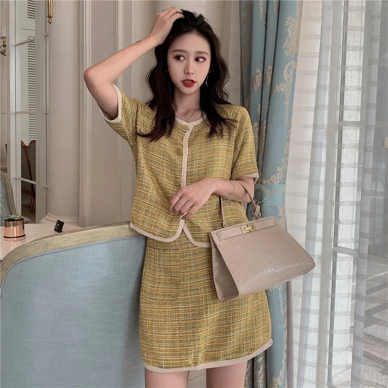 2020 Summer Two Piece Set For Women Short Sleeve Crop Tops High Waist Shorts Skirt Suit Female Elegant Women Suit Vestidos
2020 Summer Two Piece Set For Women Short Sleeve Crop Tops High Waist Shorts Skirt Suit Female Elegant Women Suit Vestidos