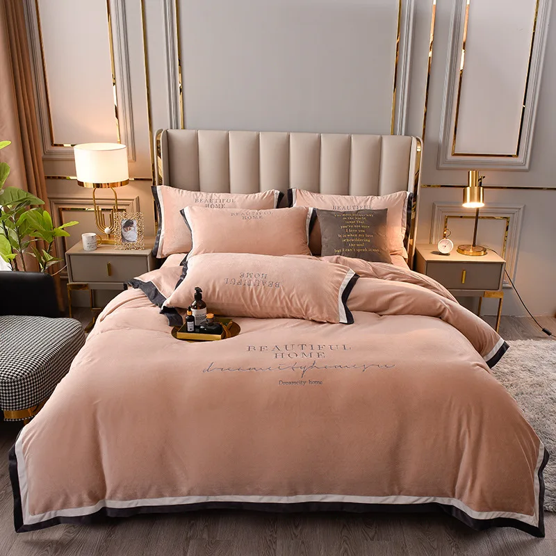 New Bedroom Four-piece Bed Linen Winter Thick Skin-friendly Flannel Duvet Cover Fashionable and Simple Family Hotel Bedding Set
New Bedroom Four-piece Bed Linen Winter Thick Skin-friendly Flannel Duvet Cover Fashionable and Simple Family Hotel Bedding Set