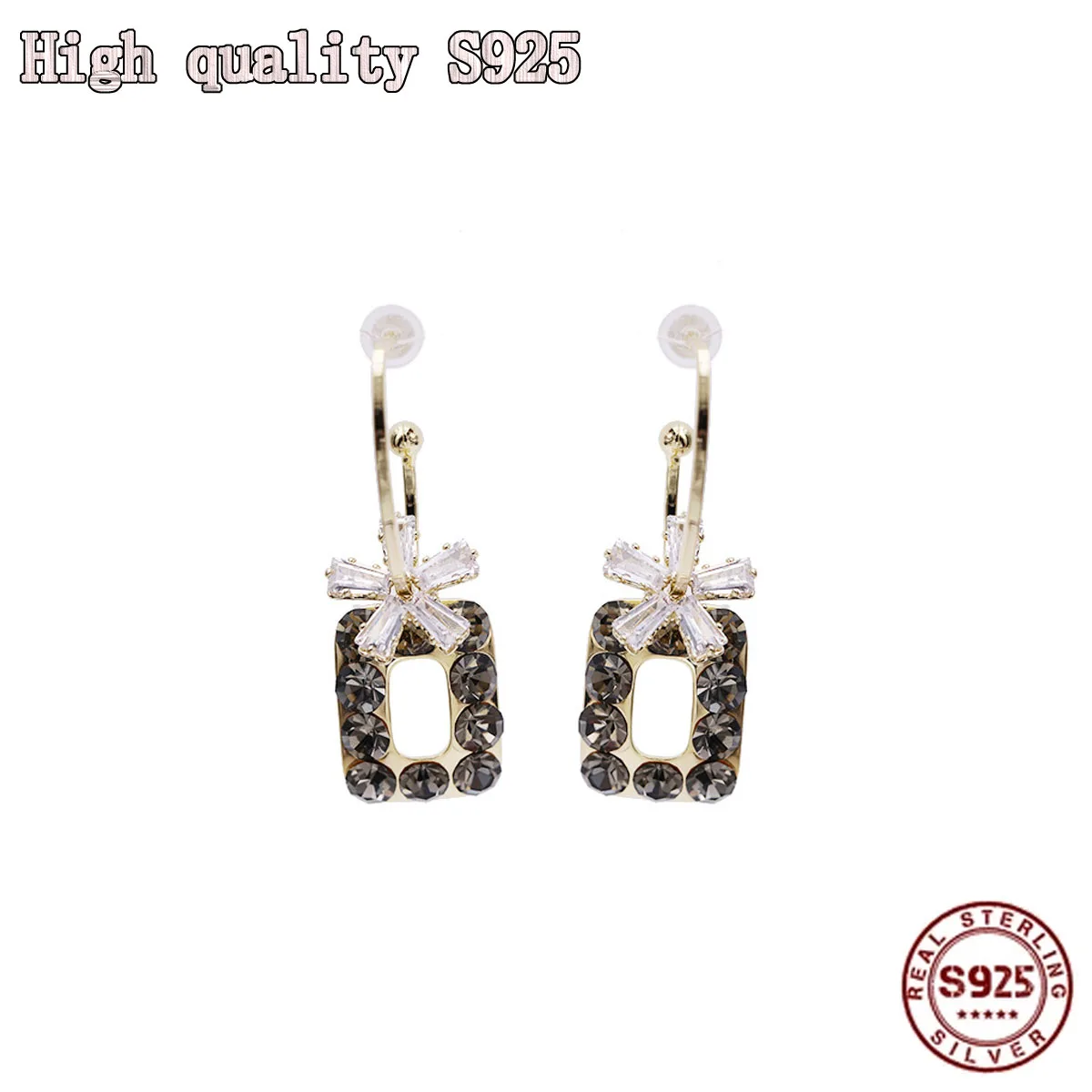 S925 Silver Needle High Quality Three-dimensional Hollow Geometric Square Fashion Temperament Crystal Design Women's Earrings
S925 Silver Needle High Quality Three-dimensional Hollow Geometric Square Fashion Temperament Crystal Design Women's Earrings