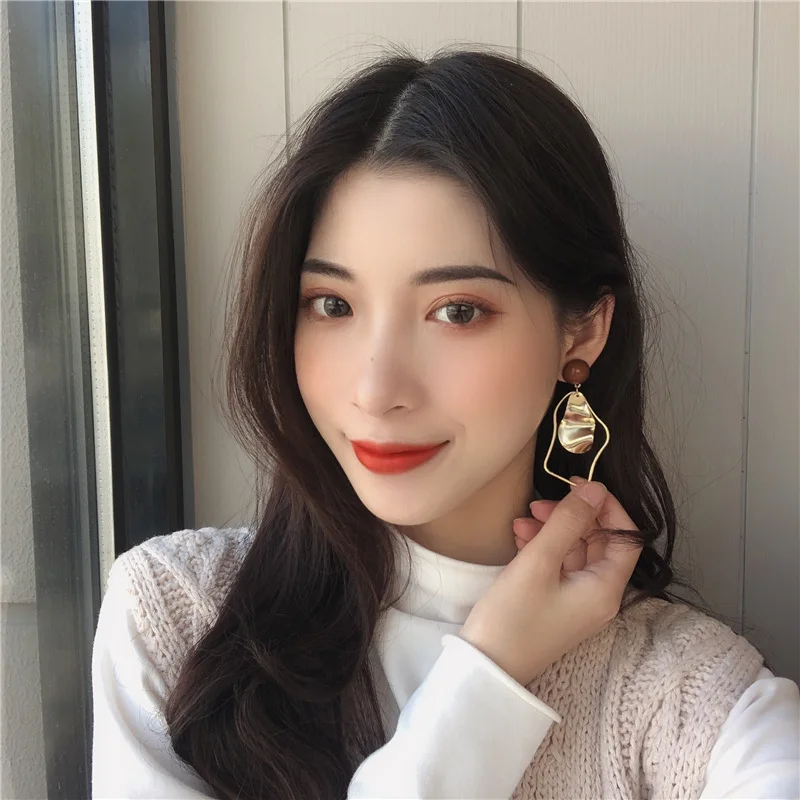 Fashion Pendant Irregular Earrings Asymmetric Metal Geometry Earrings Hollow Pendant Earrings for Women Jewelry
Fashion Pendant Irregular Earrings Asymmetric Metal Geometry Earrings Hollow Pendant Earrings for Women Jewelry