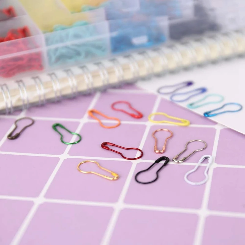450Pcs 15 Colors Assorted Bulb Safetypins Pear Shaped Pins Metal Pins Knitting Stitch Markers Sewing Making With Storage Box
450Pcs 15 Colors Assorted Bulb Safetypins Pear Shaped Pins Metal Pins Knitting Stitch Markers Sewing Making With Storage Box
