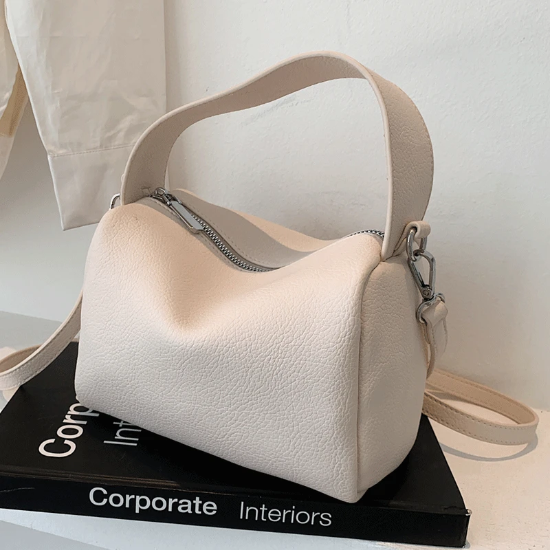 Brand Designer Handbags Female Messenger Bag Sac Square Crossbody Bags for Women Vintage Leather Shoulder Bags Solid Hand Bag 
Brand Designer Handbags Female Messenger Bag Sac Square Crossbody Bags for Women Vintage Leather Shoulder Bags Solid Hand Bag