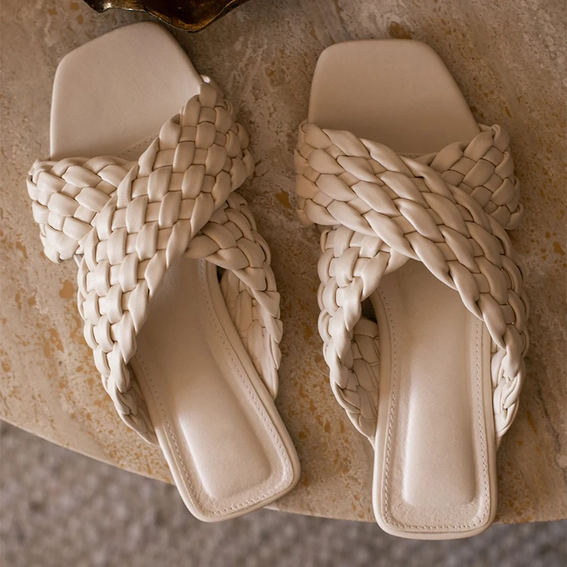 Women's Weave Cross Slippers Woman Square Toe Flats Plus Size 2021 Summer Women Slides Lady Fashion Footwear Female Casual Shoes
Women's Weave Cross Slippers Woman Square Toe Flats Plus Size 2021 Summer Women Slides Lady Fashion Footwear Female Casual Shoes