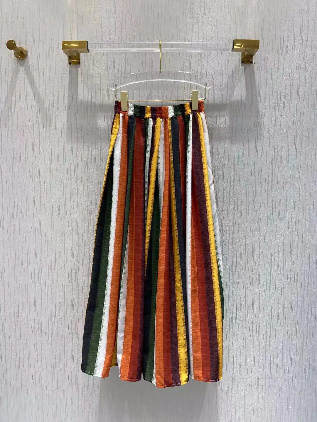 Runway Skirt Women 2021 Spring Summer Brand Designer Stripes Print Tie Dye Waist Elastic Skirt Female Pleated long Skirts
Runway Skirt Women 2021 Spring Summer Brand Designer Stripes Print Tie Dye Waist Elastic Skirt Female Pleated long Skirts