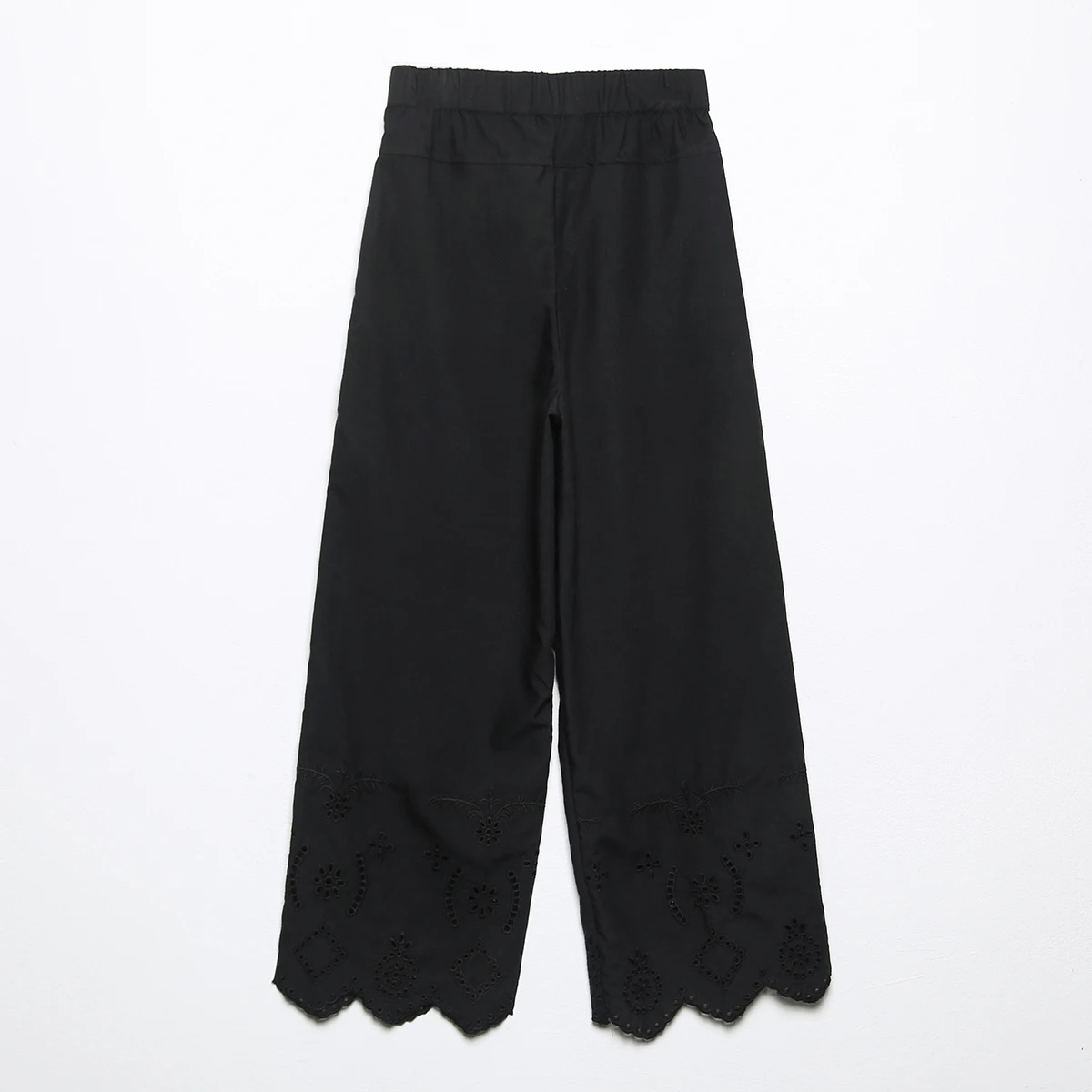 KRSB Autumn Winter Women's Black Elastic Waist Hollow Wave Design Loose Straight Trousers Cotton Trousers Elegant Casual Style
KRSB Autumn Winter Women's Black Elastic Waist Hollow Wave Design Loose Straight Trousers Cotton Trousers Elegant Casual Style