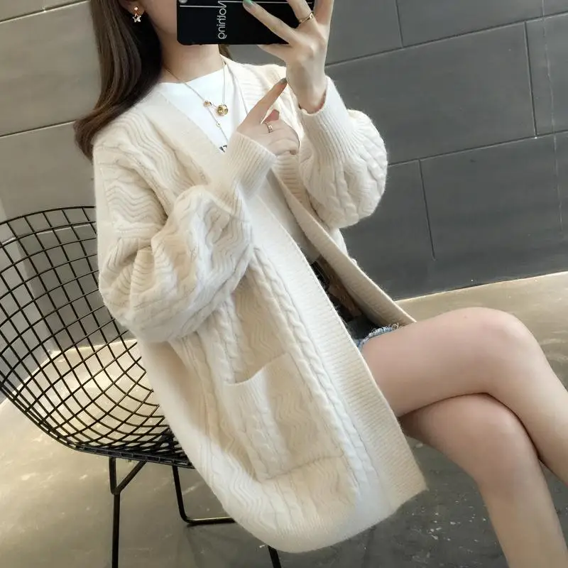 2022 Autumn Winter Women Cardigan Warm Knitted Sweater Jacket Female Mid-length Fashion Knitted Coat Ladies Loose Sweaters Q102
2022 Autumn Winter Women Cardigan Warm Knitted Sweater Jacket Female Mid-length Fashion Knitted Coat Ladies Loose Sweaters Q102